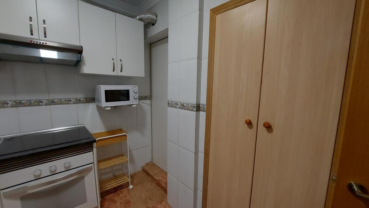 Valencia Centro Andando Y Playa Malvarrosa Tranvia 외부 사진